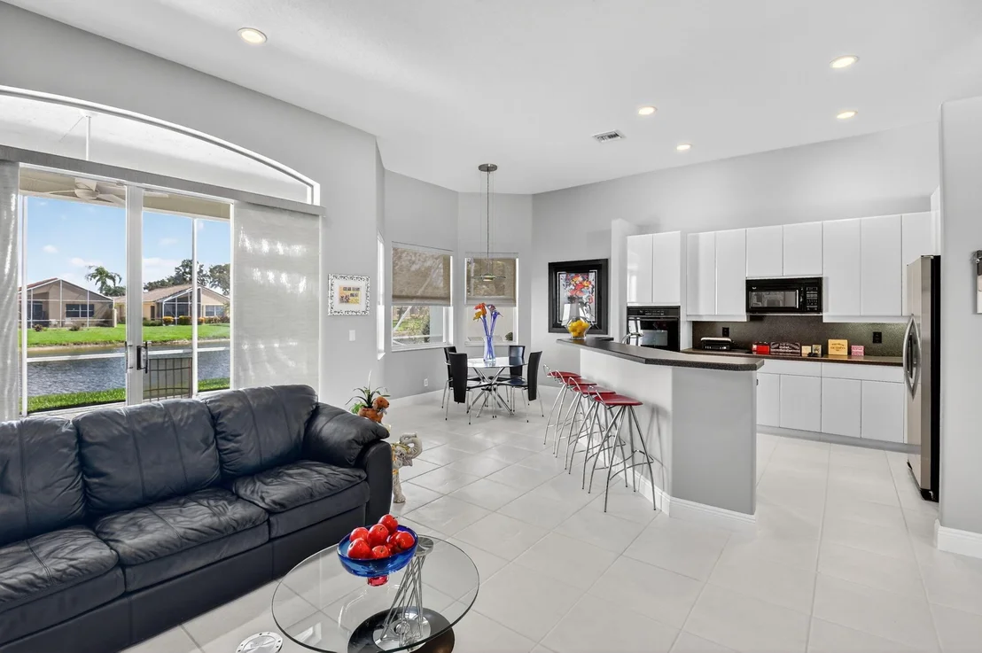 Photo of 7123 Demedici Circle