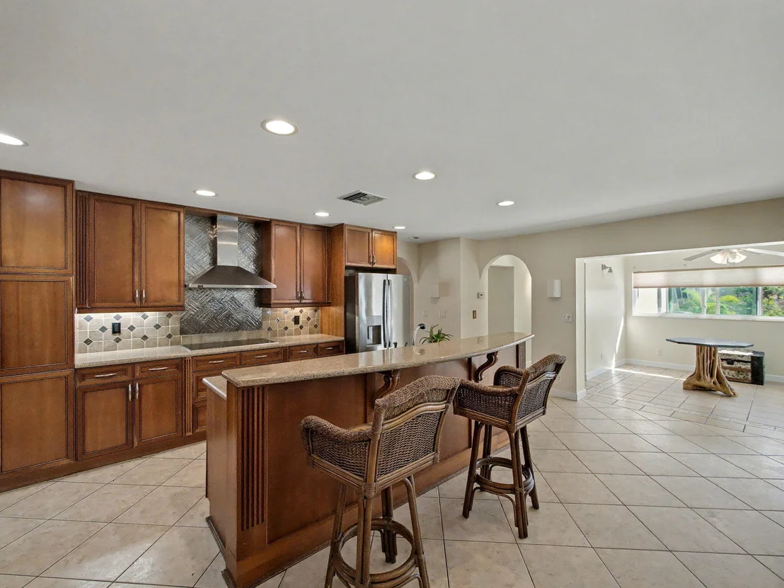 Photo of 618 Riverside Road