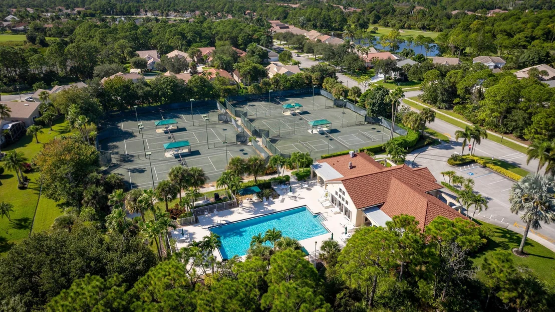Photo of 7008 SE Twin Oaks Circle