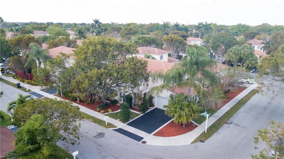 Photo of 4745 NW 5th Place