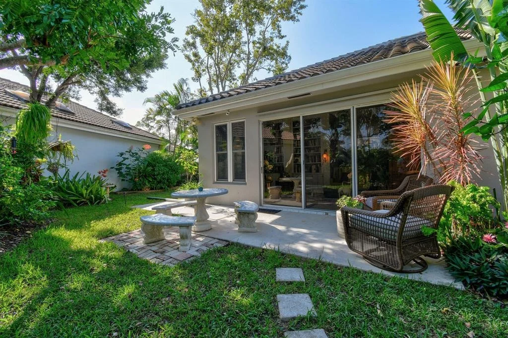 Photo of 187 S Hampton Drive