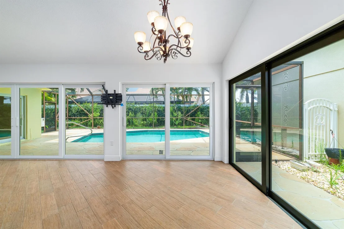 Photo of 418 River Edge Road