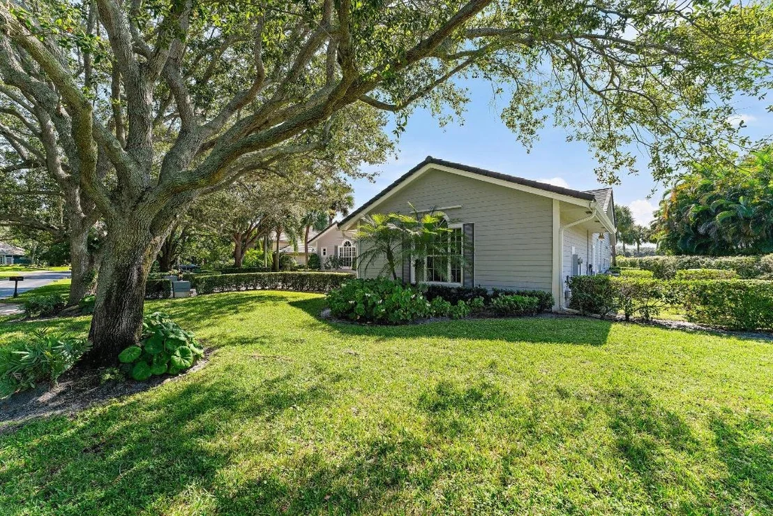 Photo of 18440 SE Lakeside Drive