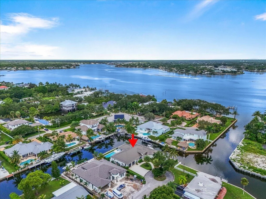 Photo of 934 N Loxahatchee Drive