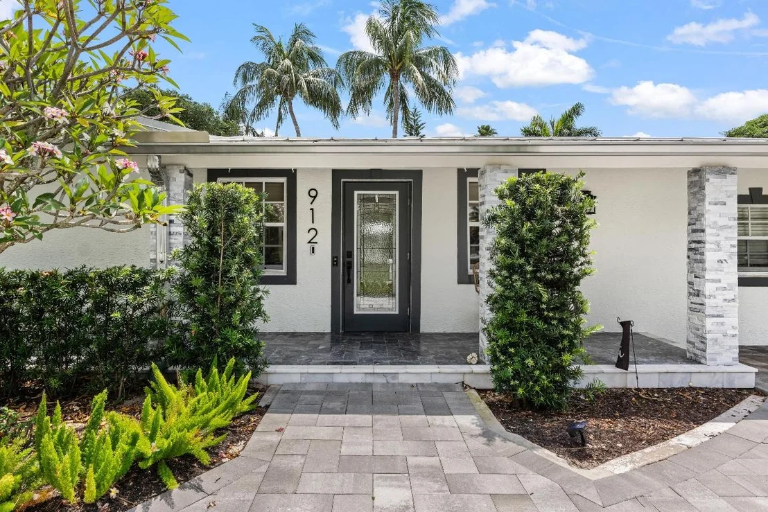 Photo of 912 Roberts Road