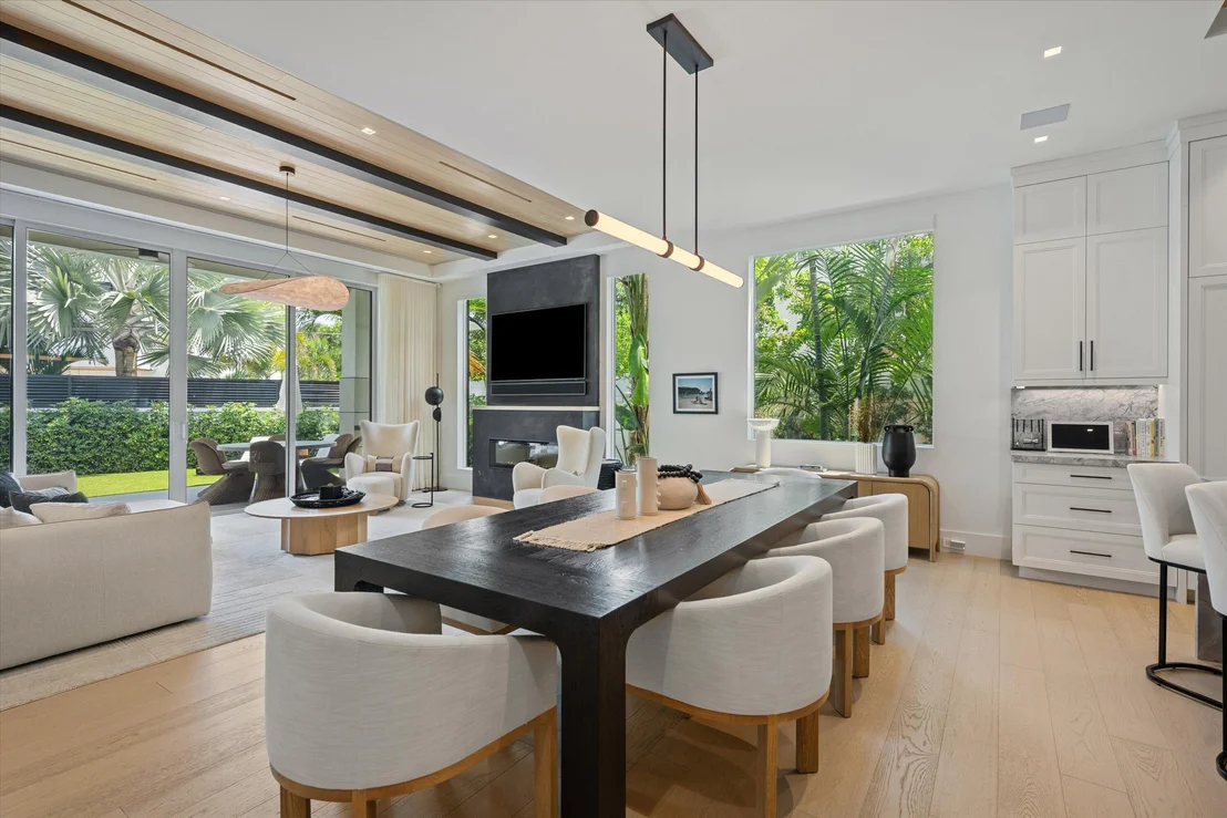 Photo of 745 Park Drive W