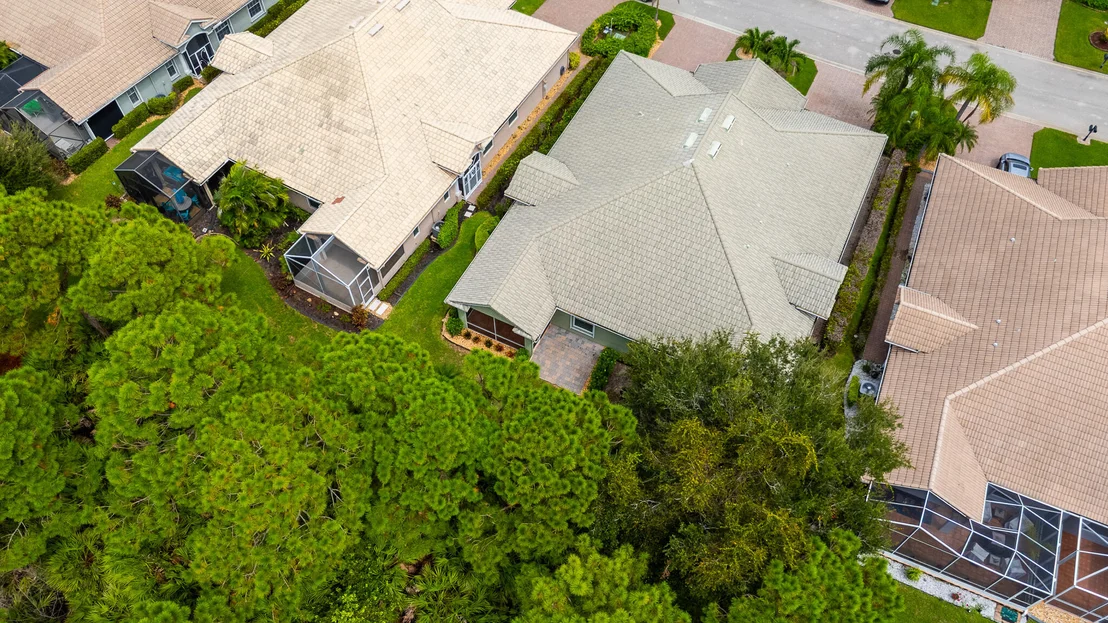 Photo of 590 NW Red Pine Way