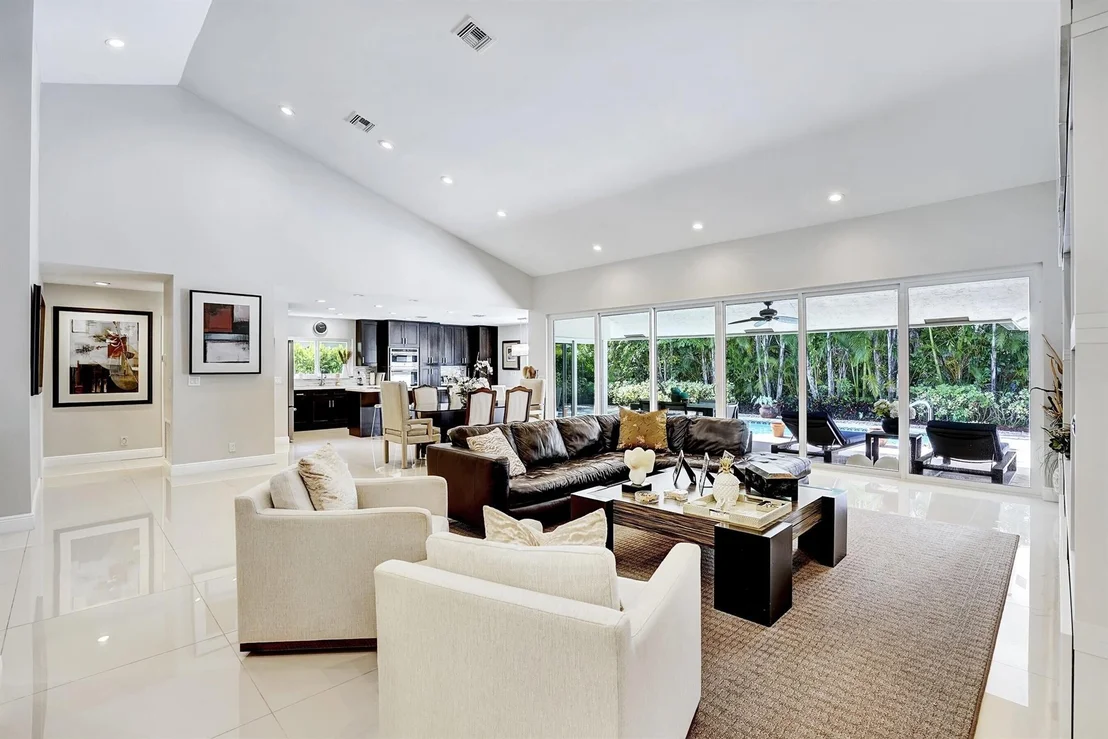 Photo of 3952 Live Oak Boulevard