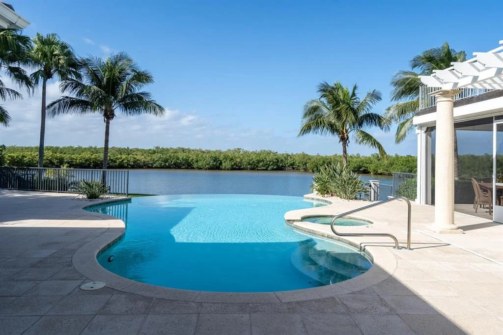 Photo of 535 White Pelican Circle