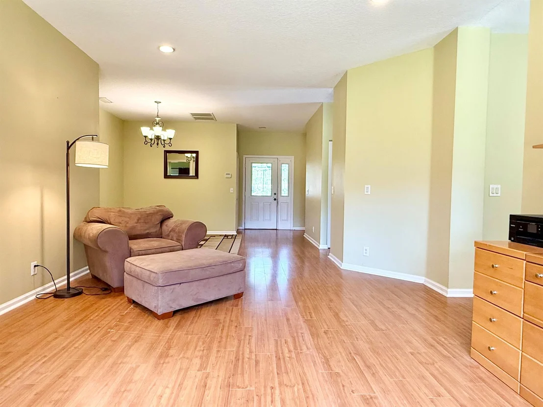 Photo of 13268 151 Lane N