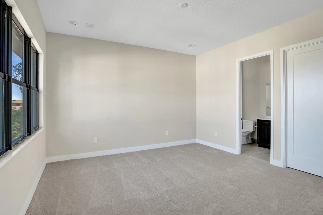 Photo of 9547 Riverside Park Drive