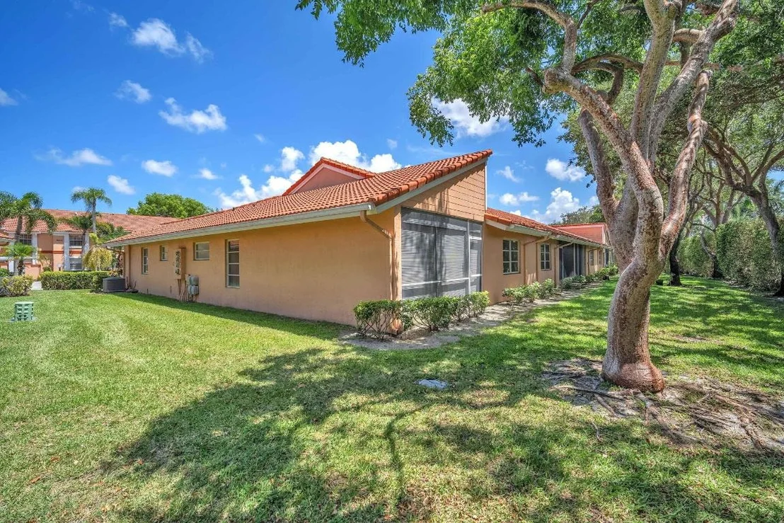 Photo of Unit D at 9976 Seacrest Circle