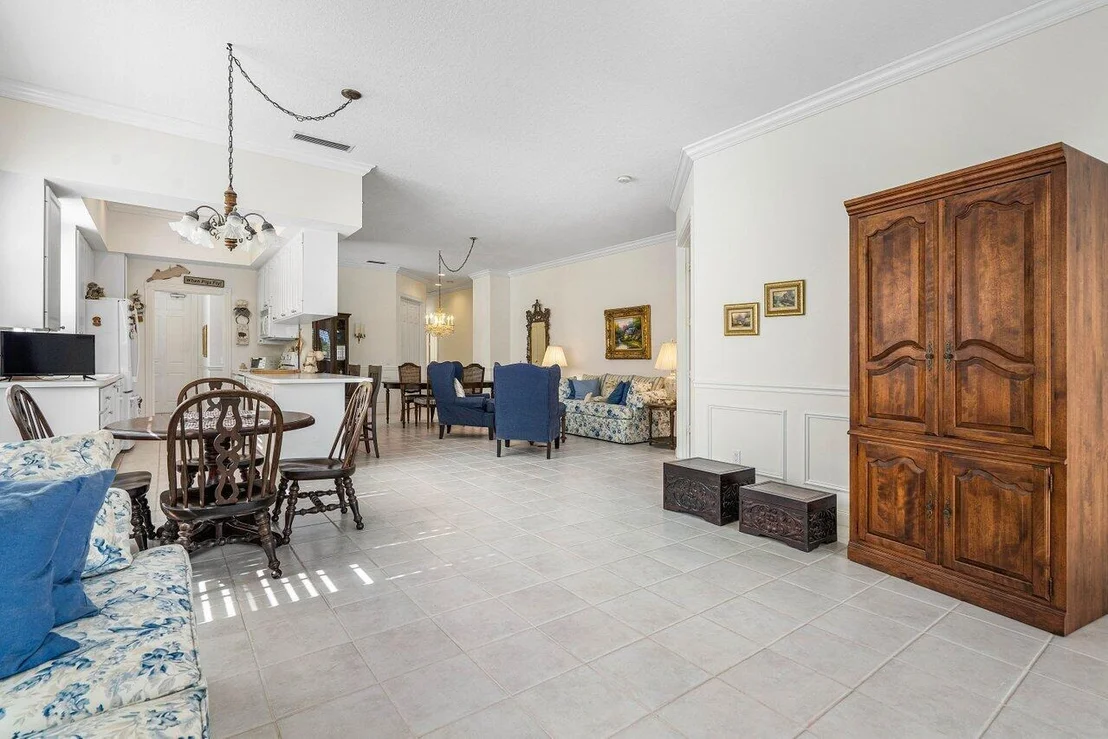 Photo of 4775 Lakeland Drive