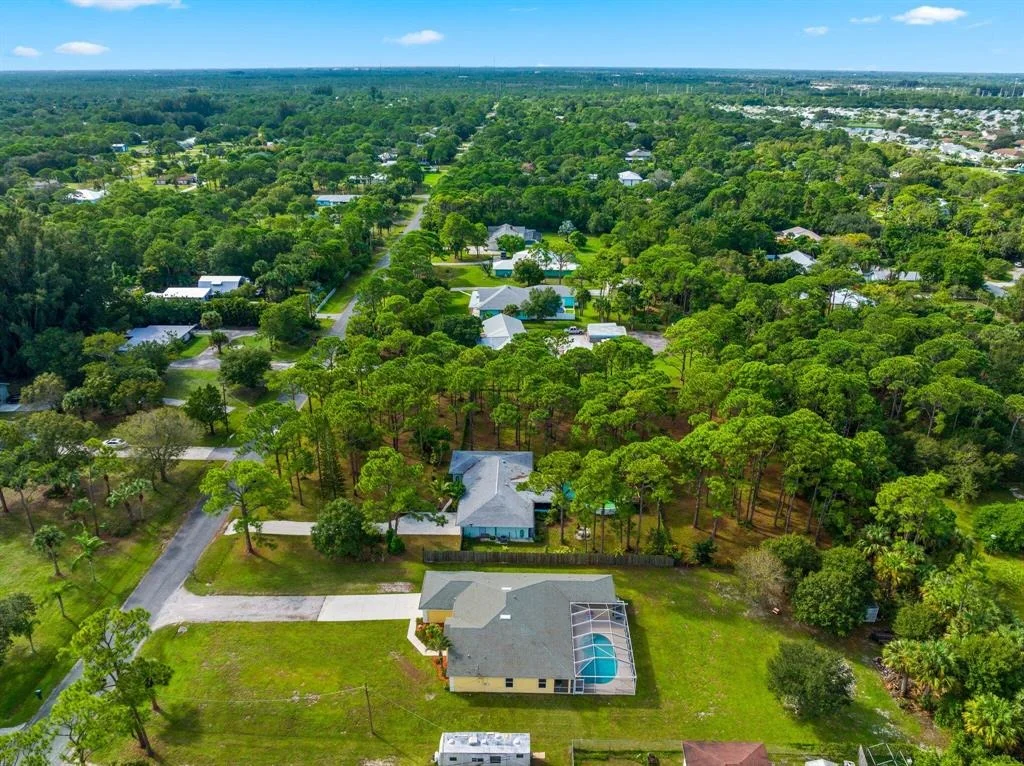 Photo of 5501 Pinetree Drive