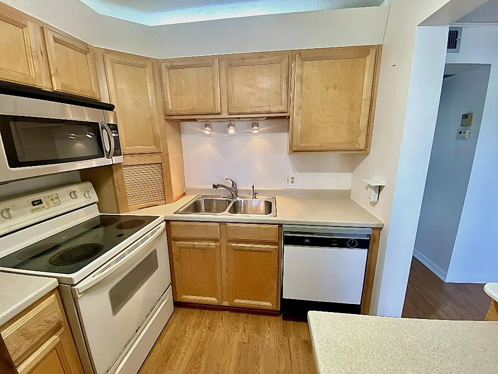 Photo of 374 Markham Q