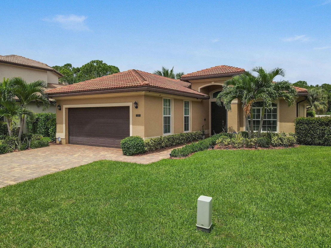 Photo of 7139 Limestone Cay Road