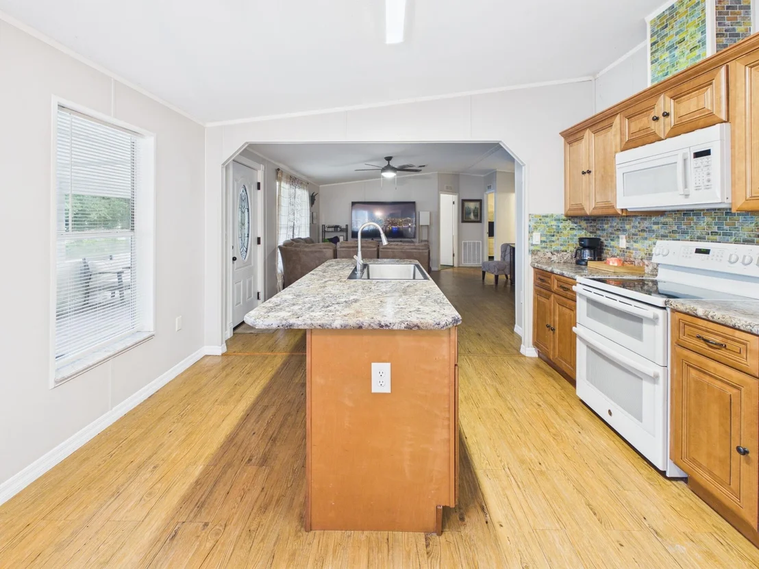 Photo of 969 NE 101ST Avenue