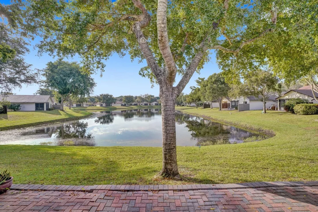 Photo of 4947 Boxwood Circle