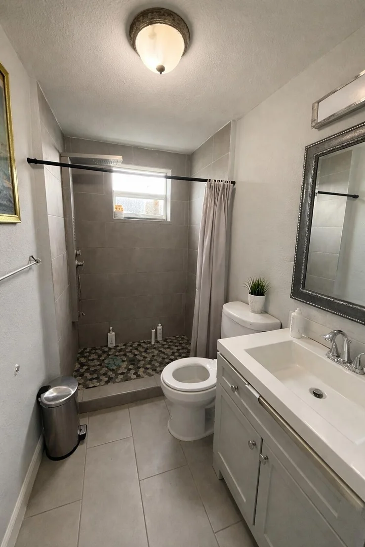 Photo of 2686 Summit Boulevard