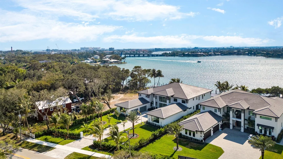 Photo of 88 W Riverside Drive