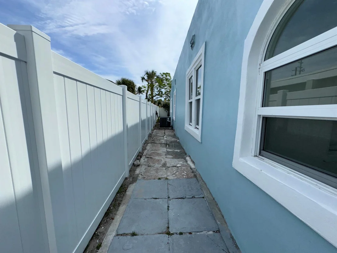 Photo of 418 Colonial Road