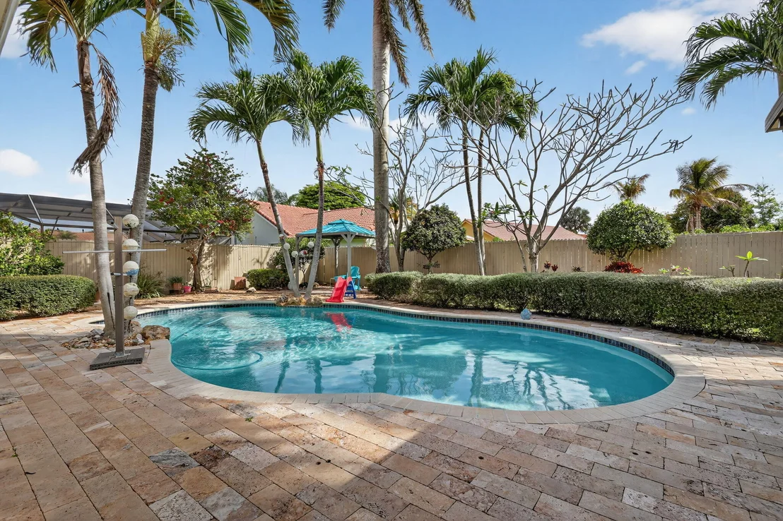 Photo of 5875 Sun Pointe Circle