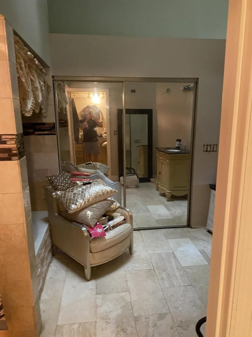 Photo of 7134 Le Chalet Boulevard