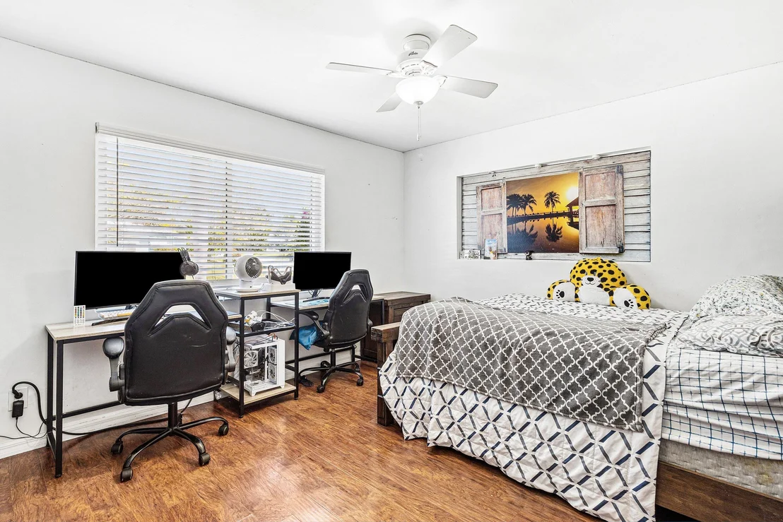 Photo of 1603 Crest Drive