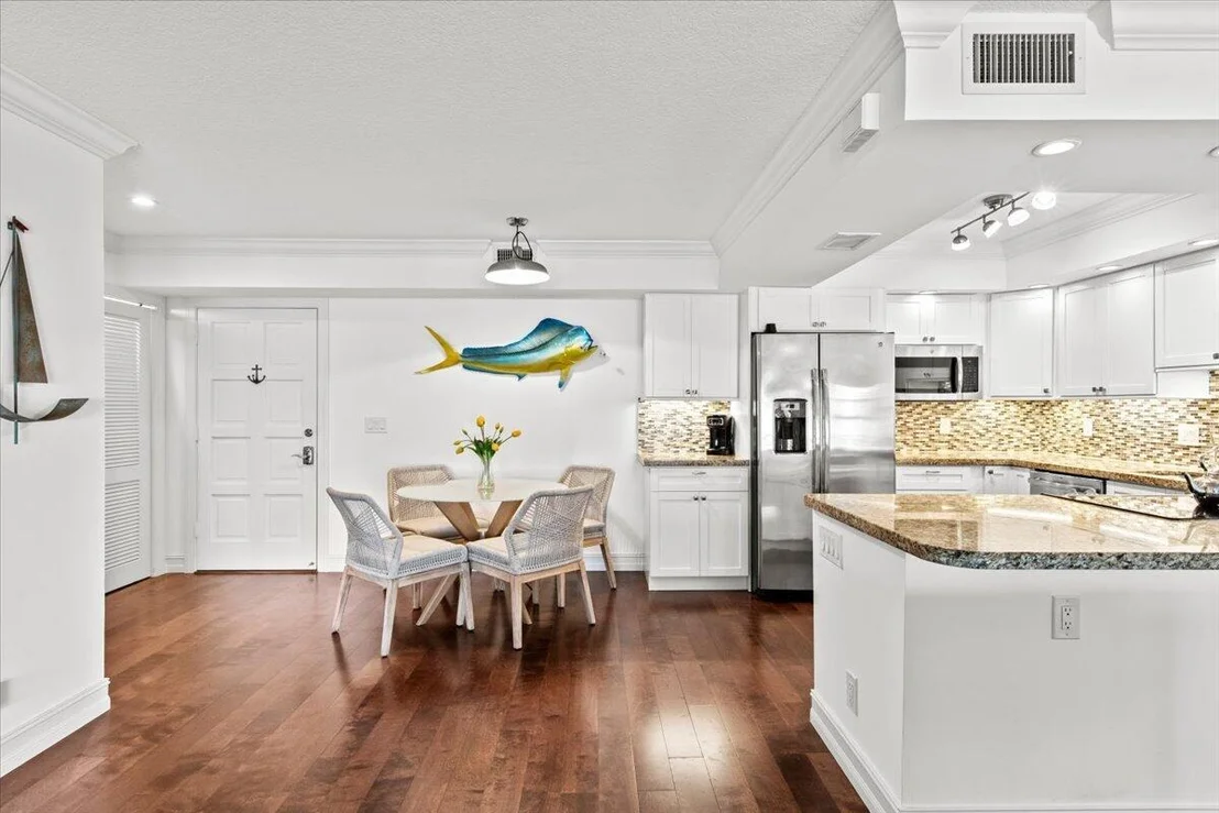 Photo of Unit 203E at 300 N Highway A1a