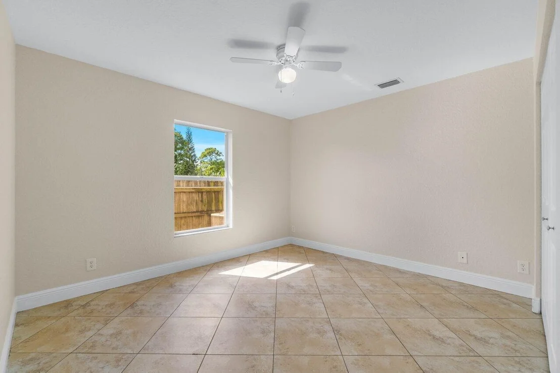 Photo of 348 Fleming Avenue