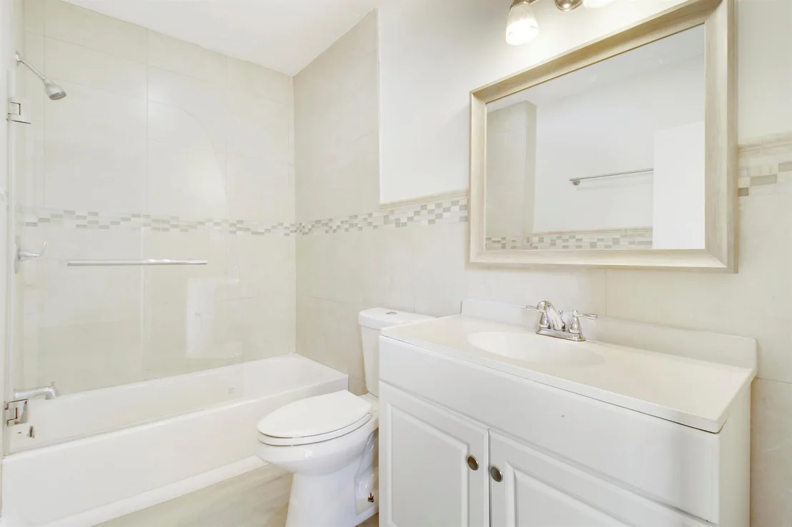 Photo of 848 Upland Road