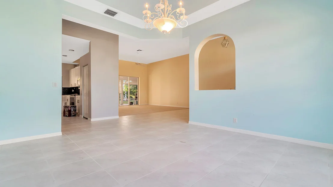 Photo of 11272 Edgewater Circle