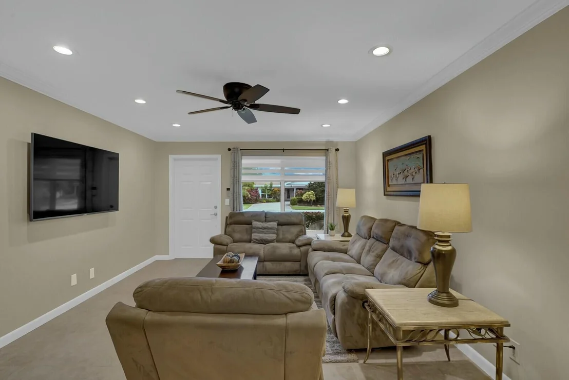 Photo of 736 Heron Drive