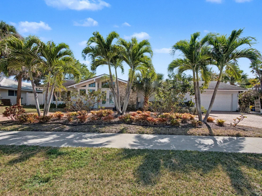 Photo of 618 Riverside Road