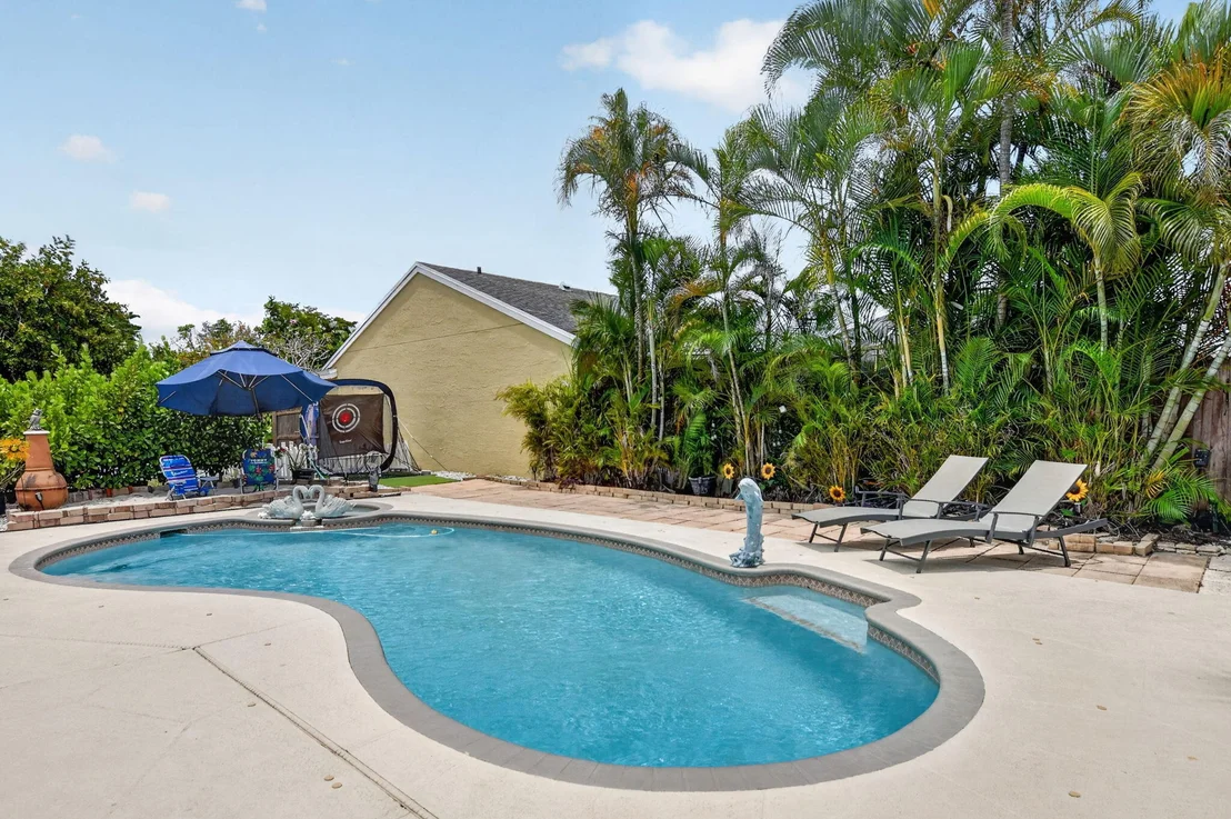 Photo of 9976 Robins Nest Road