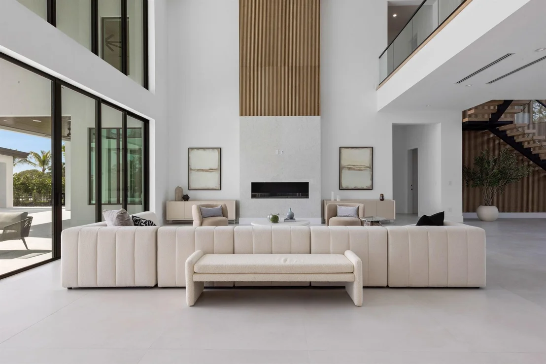 Photo of 88 W Riverside Drive