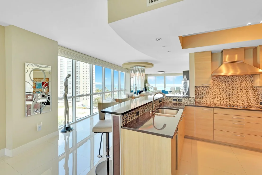 Photo of Unit 607 at 1 N Ocean Boulevard