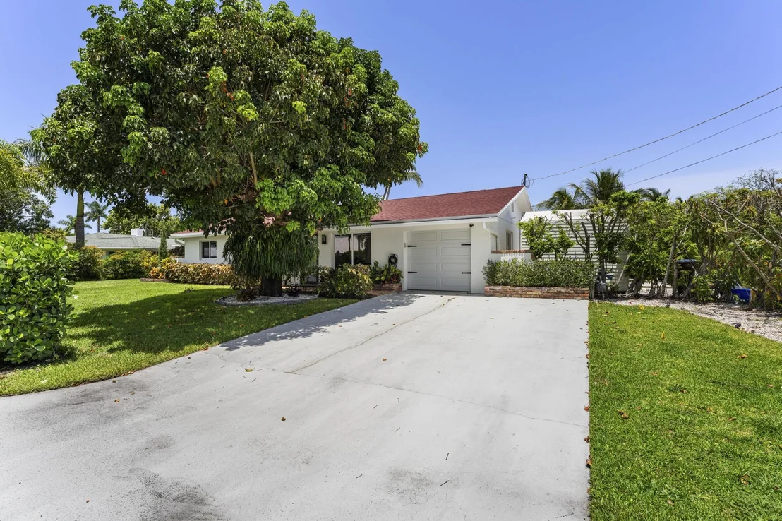 Photo of 8416 Pine Tree Lane
