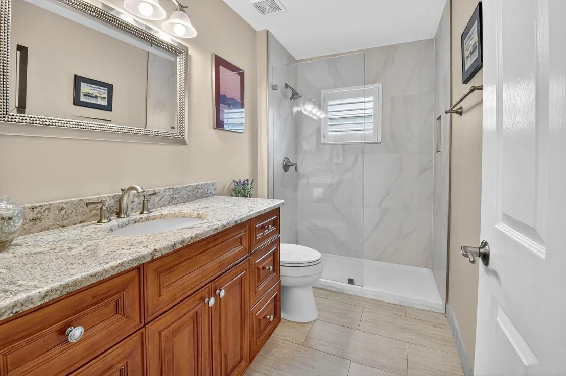 Photo of 523 Canoe Point