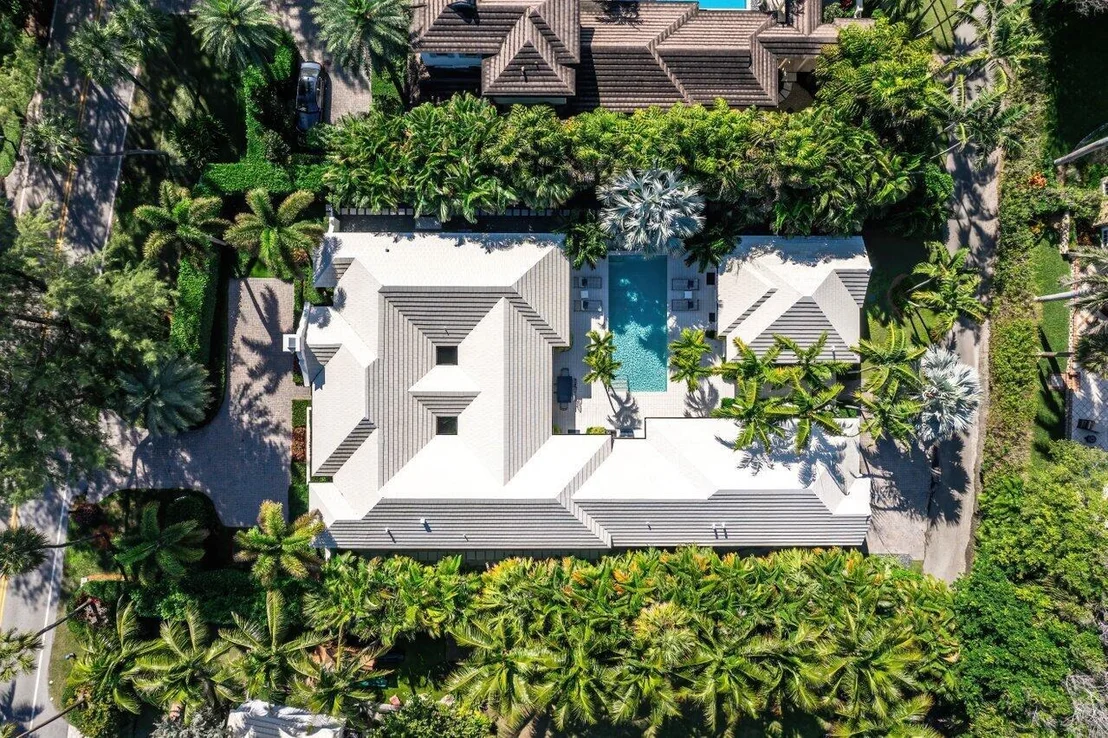 Photo of 3424 N Ocean Boulevard