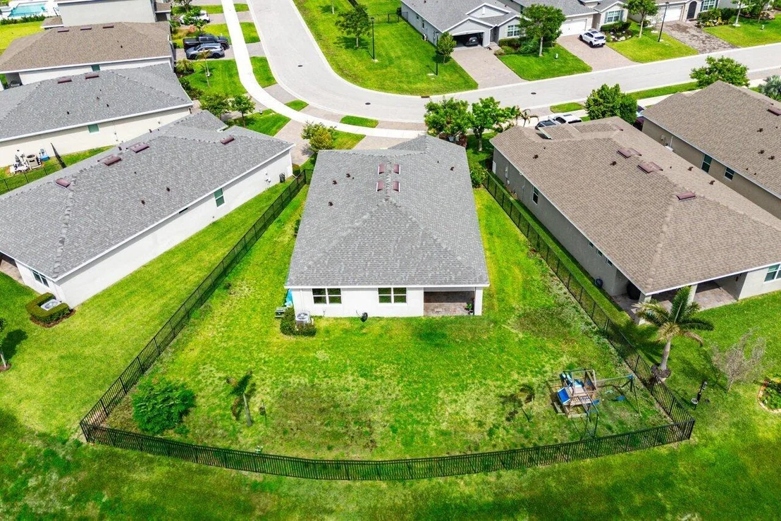Photo of 2770 NE Breezeway Circle
