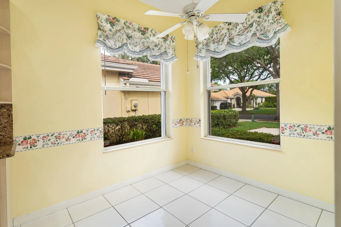Photo of 156 Hampton Circle