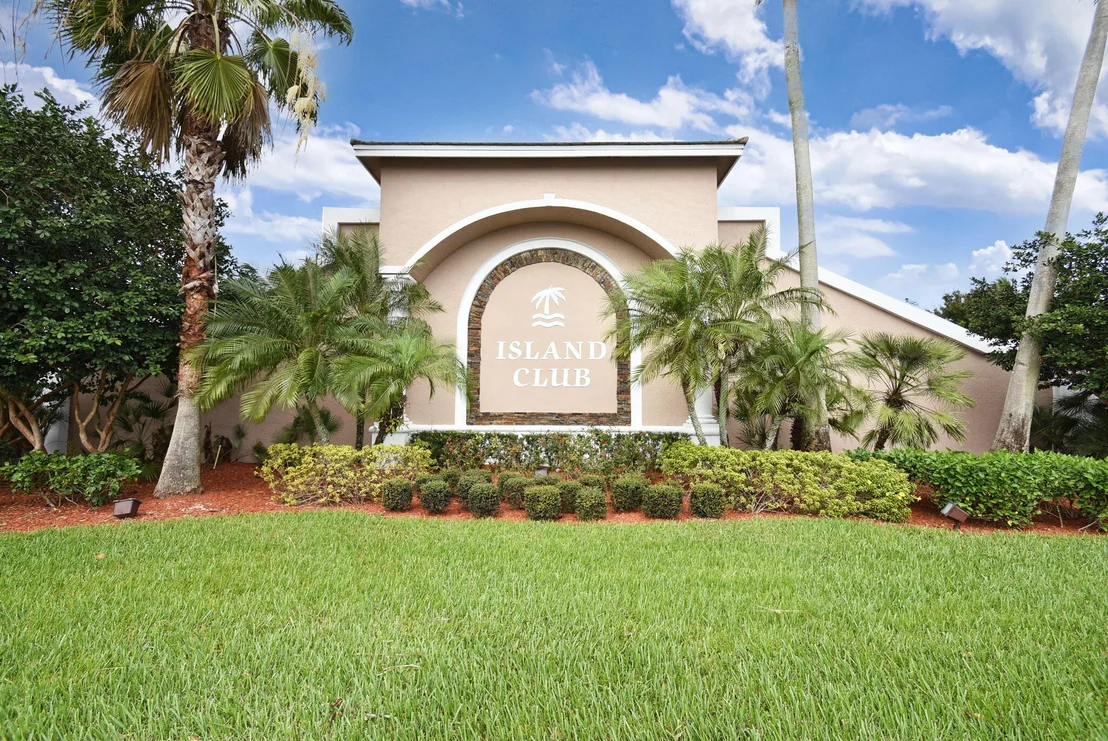 Photo of 8638 Lineyard Cay