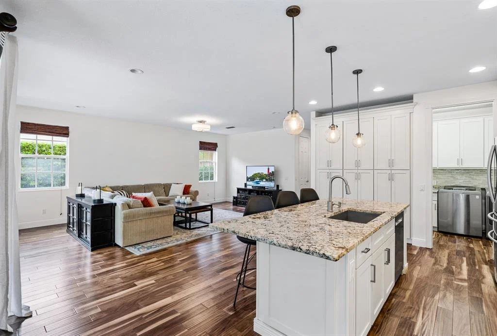 Photo of 4011 Community Drive