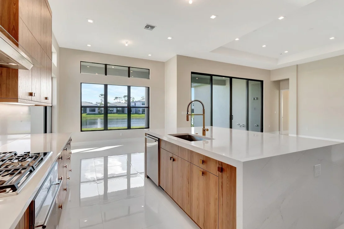 Photo of 9452 Riverside Park Drive