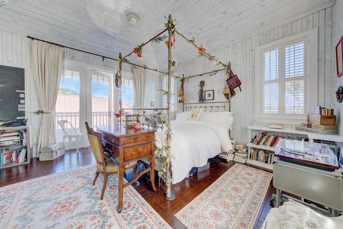 Photo of 5270 Pennock Point Road