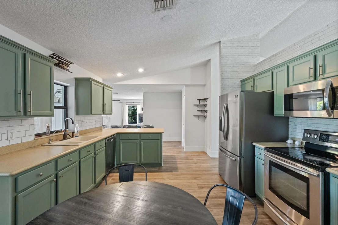 Photo of 16820 Deer Path Lane