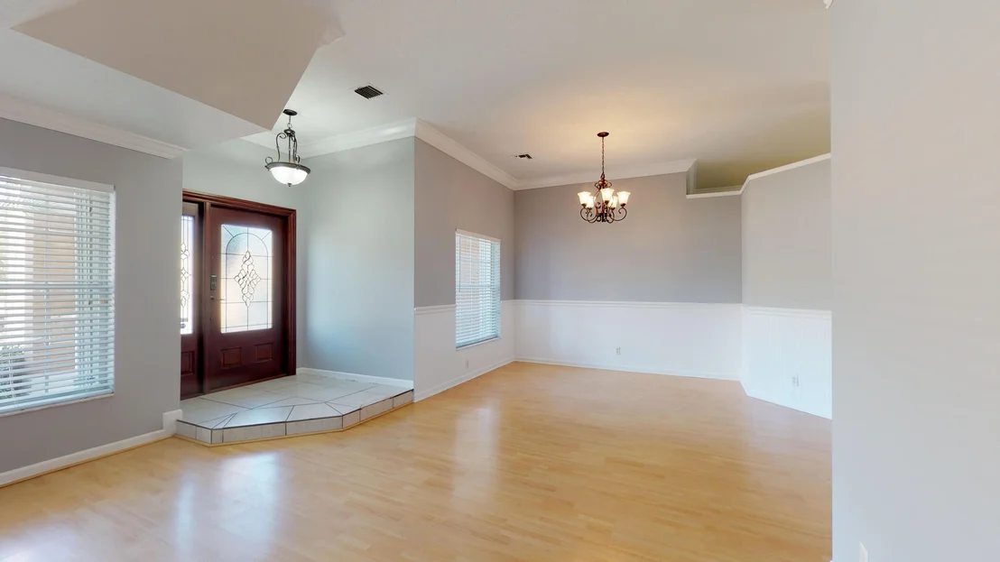 Photo of 6246 Leslie Street