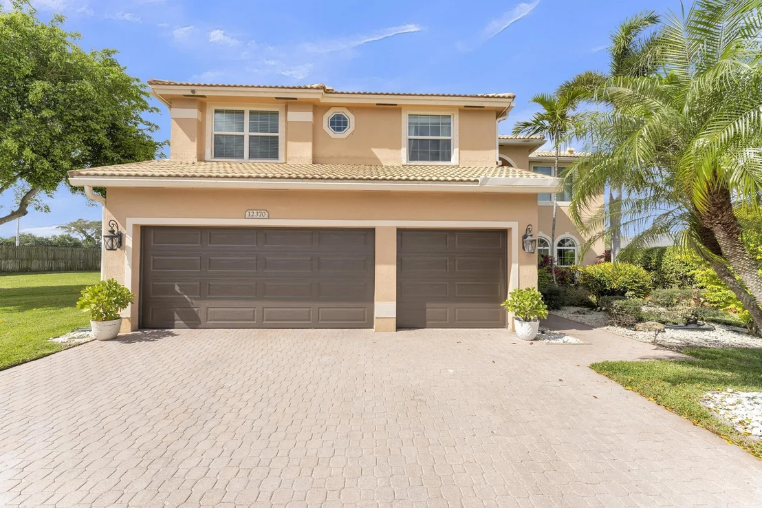 Photo of 12370 Saint Simon Drive
