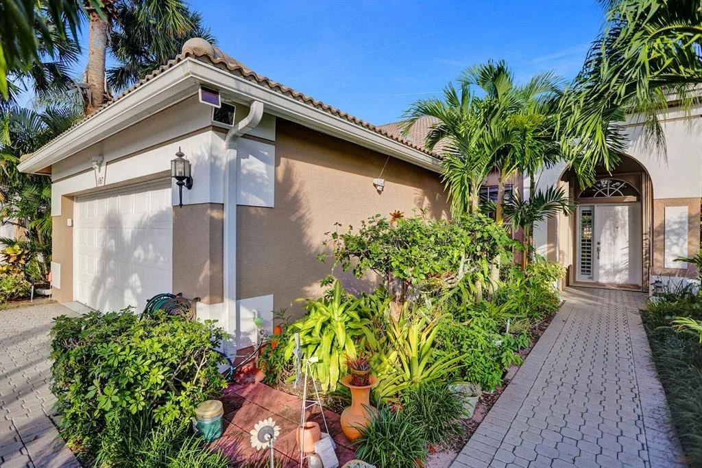 Photo of 6867 Cairnwell Drive